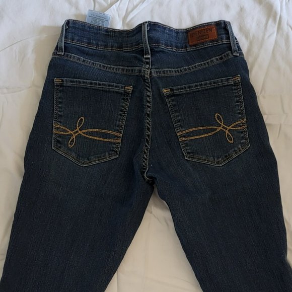 Denizen from Levi's Modern Skinny - Picture 3 of 3